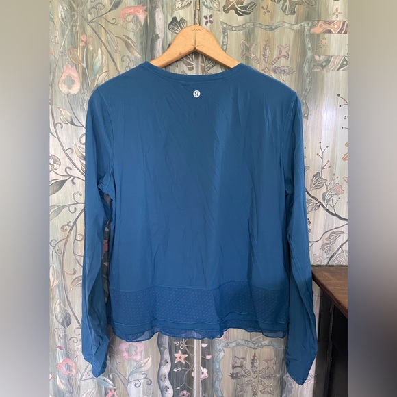 lululemon long sleeve - Picture 3 of 3